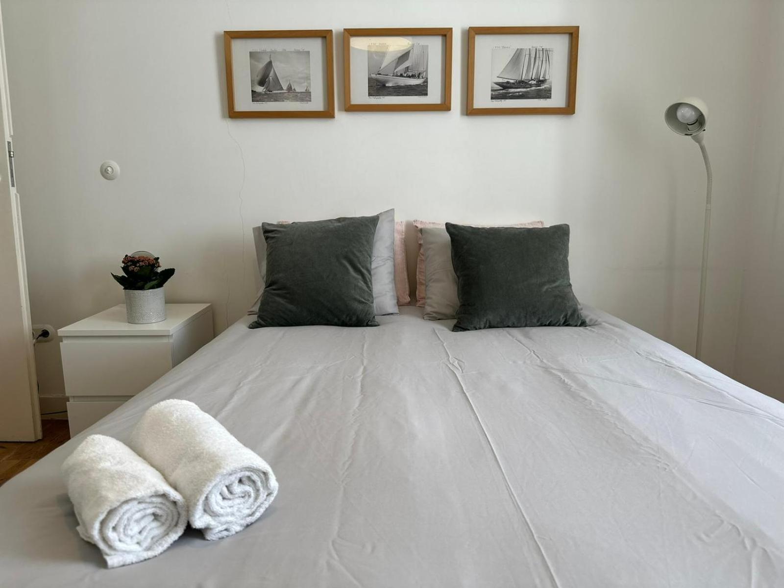 Deluxe King With Ac With2 Bedrooms Lisboa